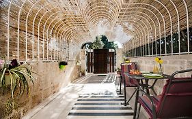 Ibis Your Cosy Oasis With Private Parking And Patio