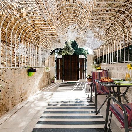 Ibis Your Cosy Oasis With Private Parking And Patio Split Exterior foto