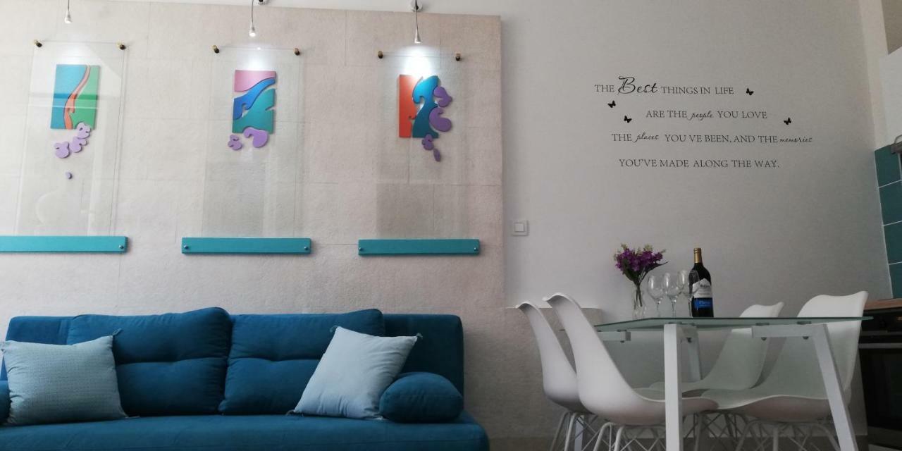 Ibis Your Cosy Oasis With Private Parking And Patio Split Exterior foto
